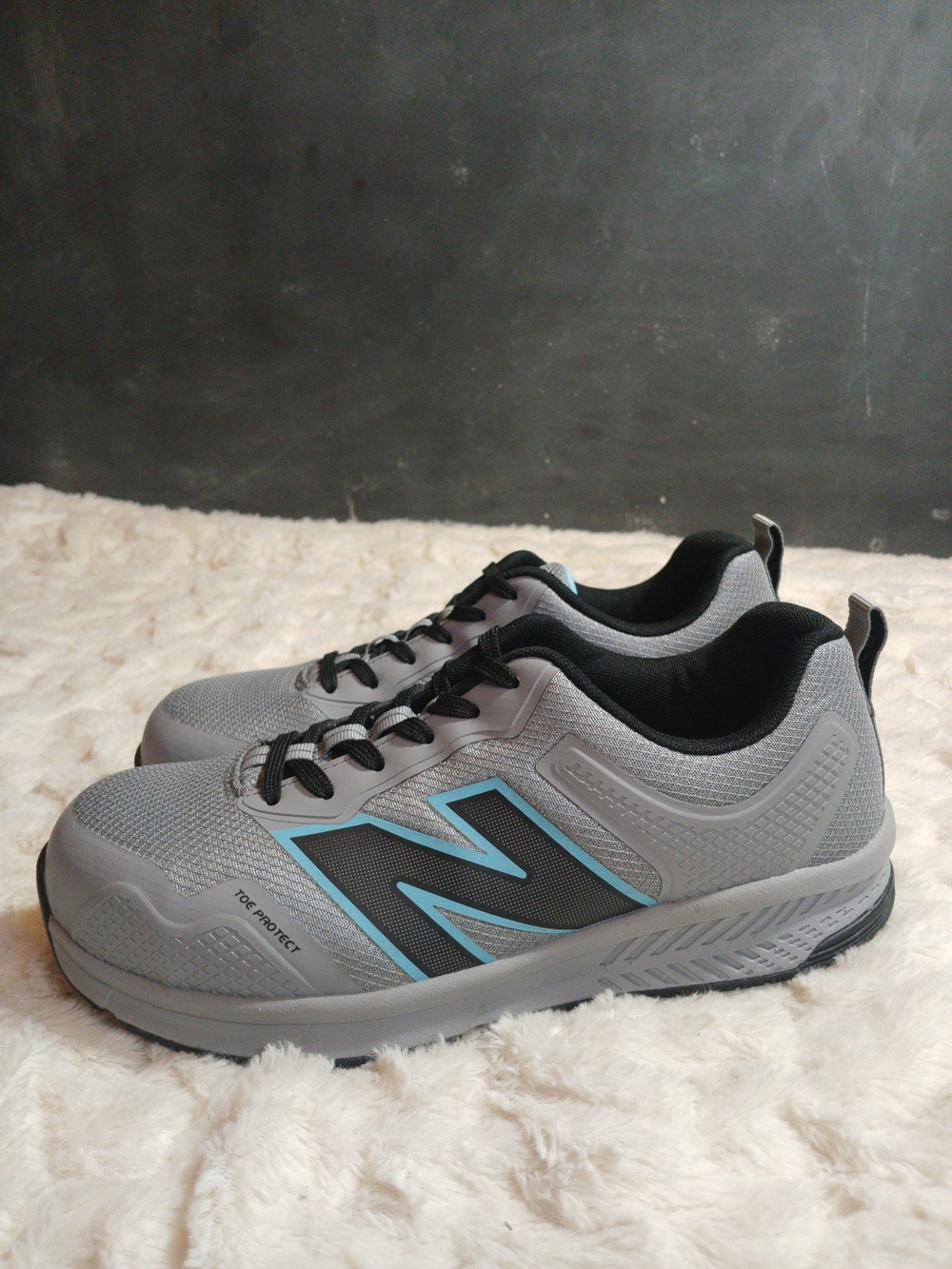 New Balance Evolve Alloy Toe Safety Shoes Gray/Blue Womens Size 8